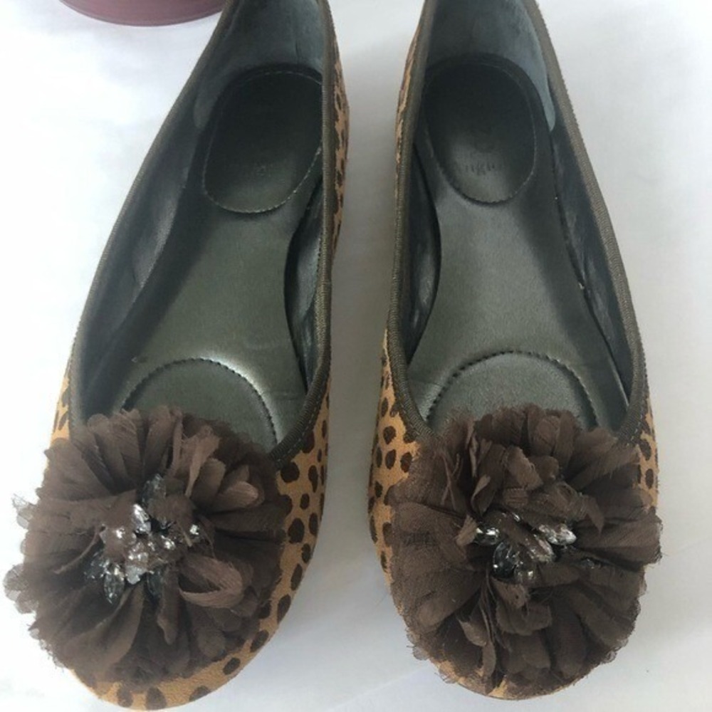 Enzo Angiolini Women's Cheetah Print Flats Size 6M‎